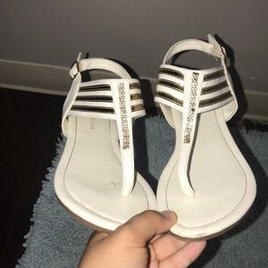 GOLD/WHITE SANDALS